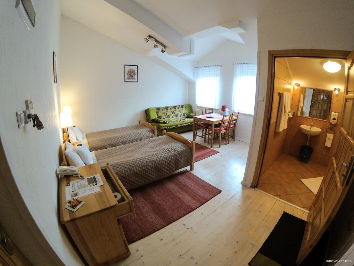 Hotel Krak Мысленице Экстерьер фото