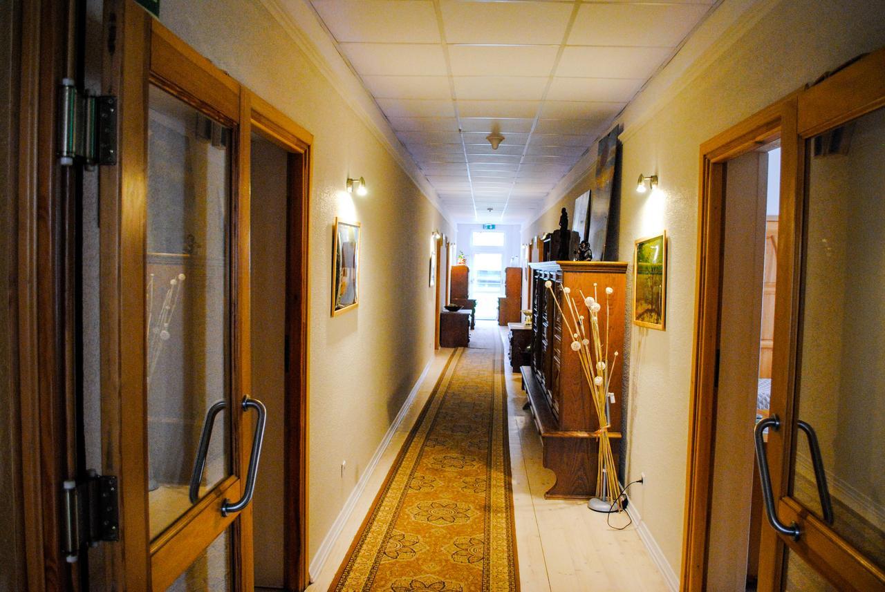 Hotel Krak Мысленице Экстерьер фото